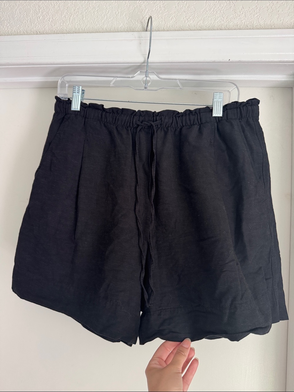 H&M Black Women's Drawstring Linen Blend Shorts Medium
